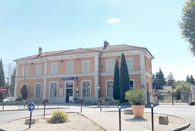 Gare de L'Isle-sur-la-Sorgue - Fontaine-de-Vaucluse